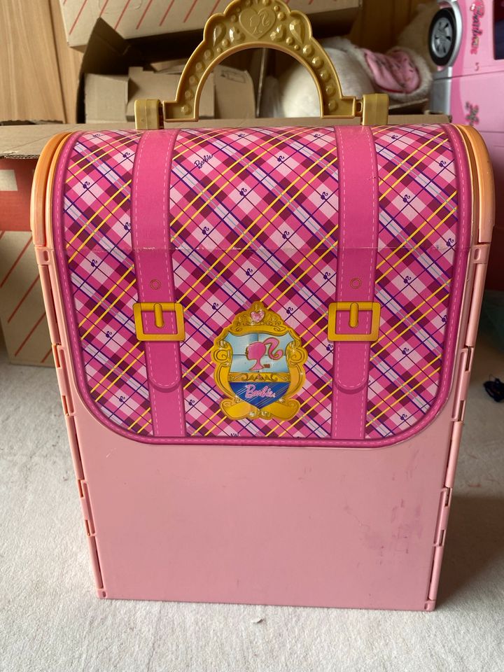Barbie und die Prinzessinnenakademie Koffer in Sankt Augustin