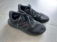 Turnschuhe / Sneaker von Adidas in Größe 35 Aachen - Aachen-Mitte Vorschau