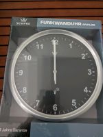 Funk Wanduhr mit 2 Verschiedenen Zifferblättern Nordrhein-Westfalen - Rösrath Vorschau