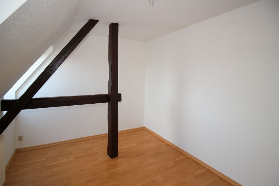 Ihre neue Dachgeschosswohnung! Sanierter Altbau! Zentrumsnahe Lage! in Naumburg (Saale)