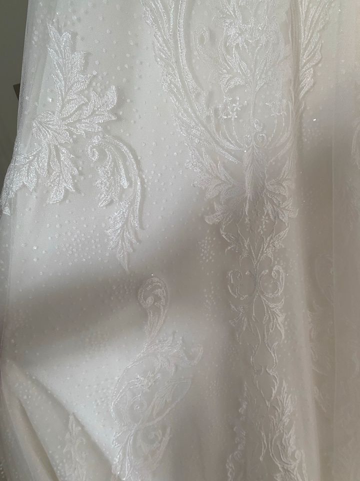 Brautkleid Meerjungfrau mit wunderschöner Schleppe in Oldenburg