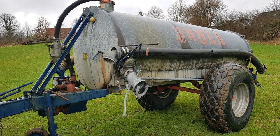 NATURDÜNGERTRANSPORTER GÜLLEWAGEN Vakuum 7000 Liter Wasserwagen in Satrup