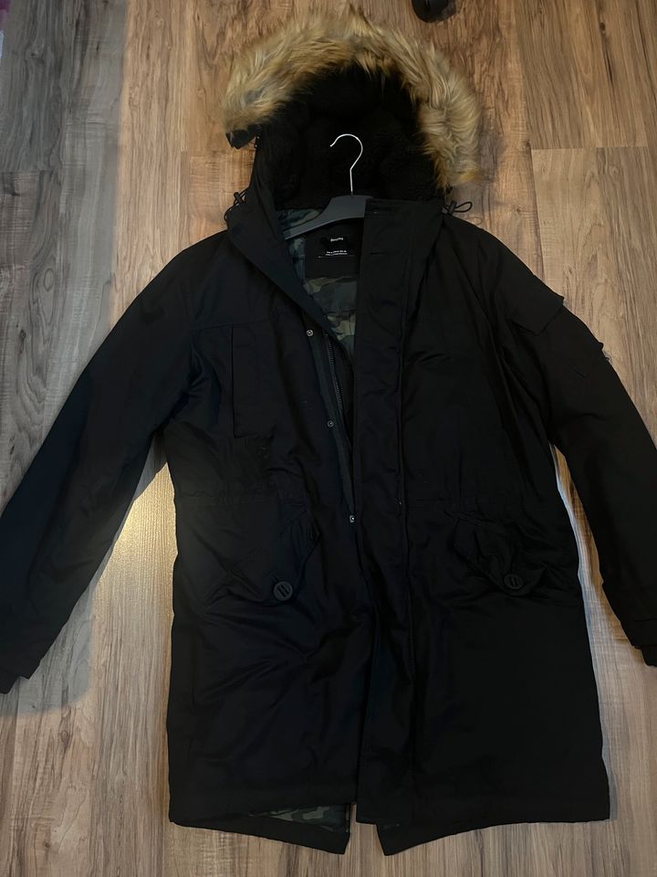 Winterjacke Bershka in Schwarz (M) in Detmold