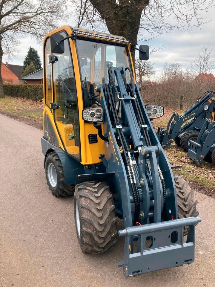 ✔️ EUROTRAC W11 Kompaktlader Kabine ✔️ 1000 kg Tragkraft - 850 kg Kipplast - 285 cm Hubhöhe Perfekt für Landwirte Tierzüchter Gärtner Landschaftsgestalter Hofbetreiber Vollverglasung Zusatzausrüstung in Heemsen