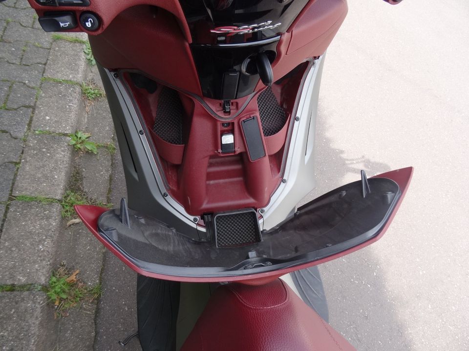 Piaggio Beverly 350 ST  ABS & ASR in Trier