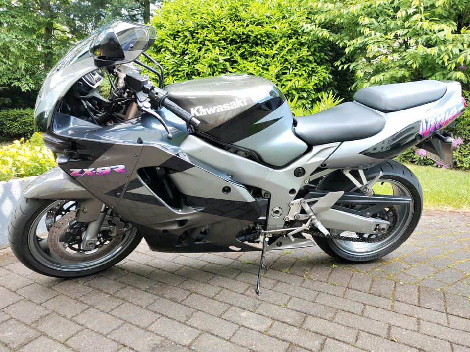 Kawasaki Ninja ZX9r B in Hamm