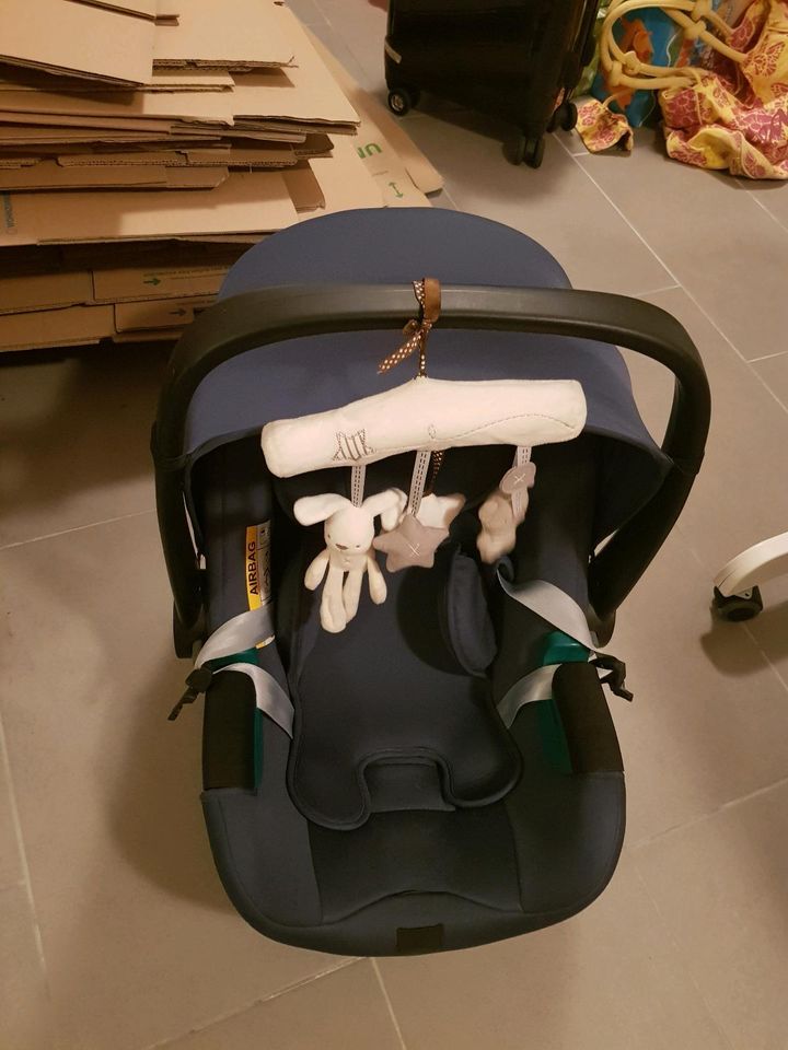 Babyschale Britax Römer blau in Wiedenzhausen