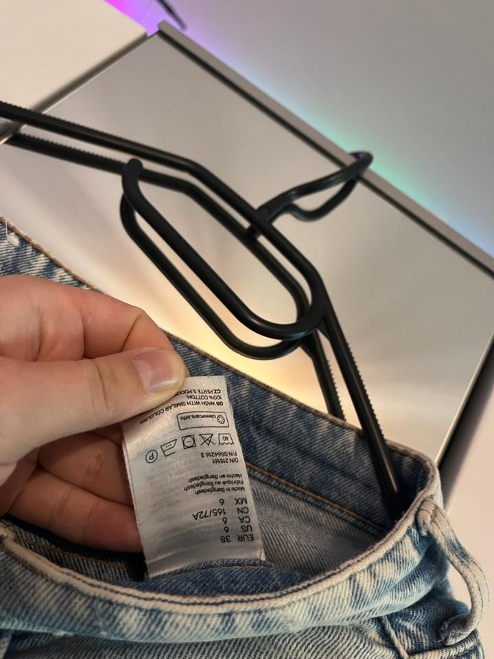 H&M Baggy Jeans Hose Größe 38 Hellblau/Blau 100% Baumwolle in Siegen