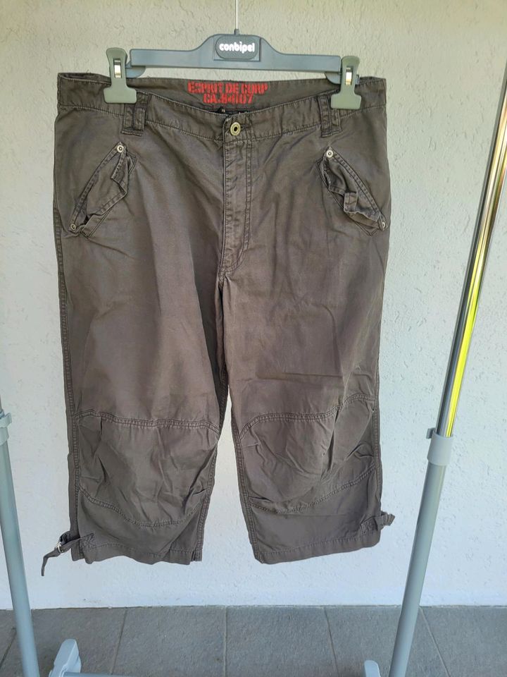 Bermuda Esprit Hose Khaki Gr. 34 in Effeltrich