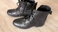 COX Winterstiefel Stiefeletten schwarz warm Gr. 39 neuw Baden-Württemberg - Oberderdingen Vorschau
