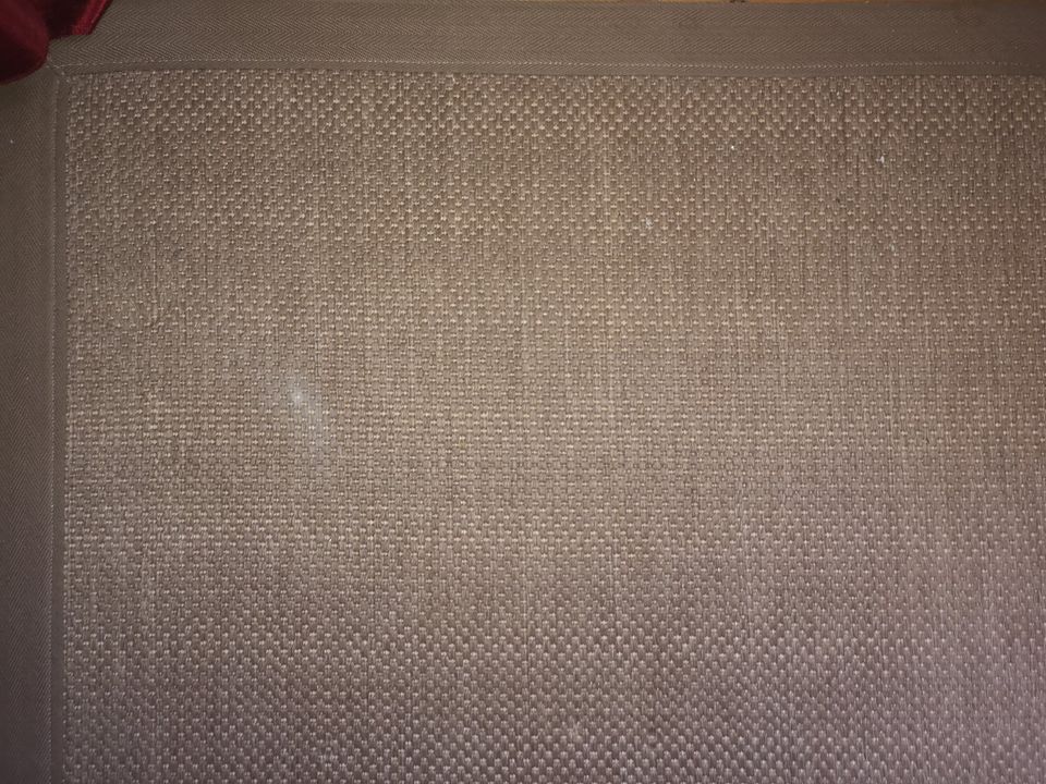 Brauner Teppich 160 x 220 cm mit Umrandung. Gut erhalten in Berlin