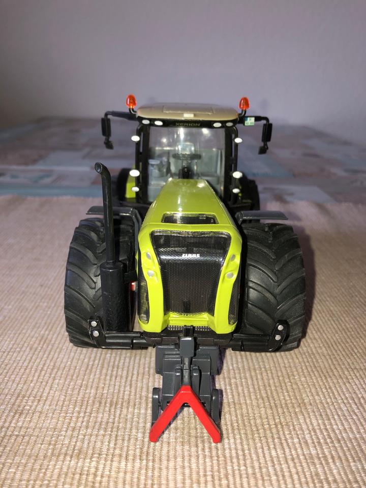 Siku-3217, 2893-Claas Xerion, ClaasCargo 9500, Traktor+Anhänger! in Kabelsketal