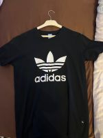 Adidas T-Shirt mit altem Logo Schwarz Größe XXL Hessen - Bad Hersfeld Vorschau