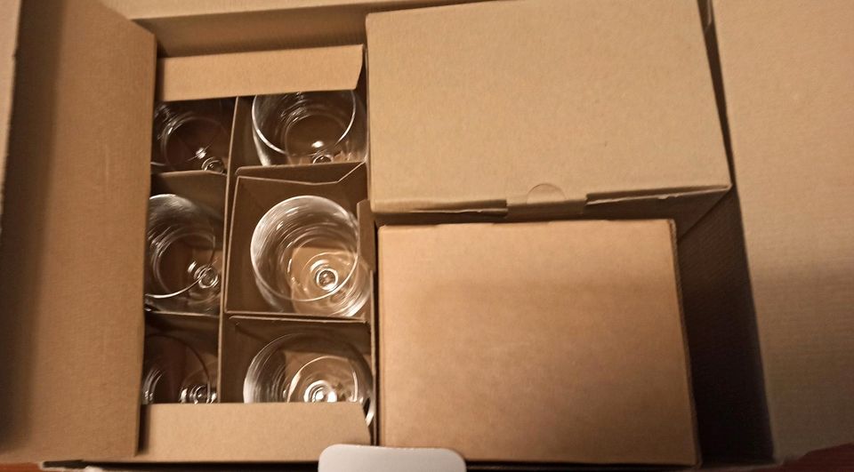 Trinkglas Set 18-teilig: Gläser für Champagner/Sekt, Wein & Bier in Duisburg