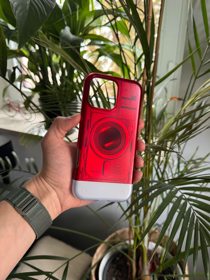 Spigen Classic C1 MagFit Case Hülle NEU iPhone 16 Pro Max in München
