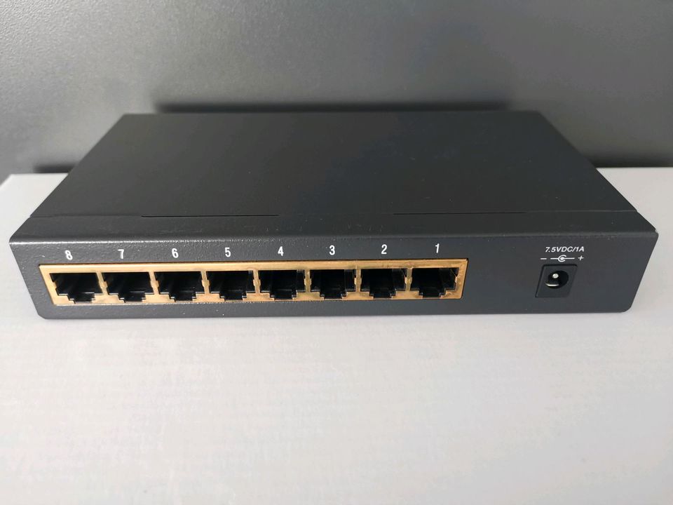 Goldline 8-Port 10/100Mbps Ethernet Switch in Nürnberg (Mittelfr)