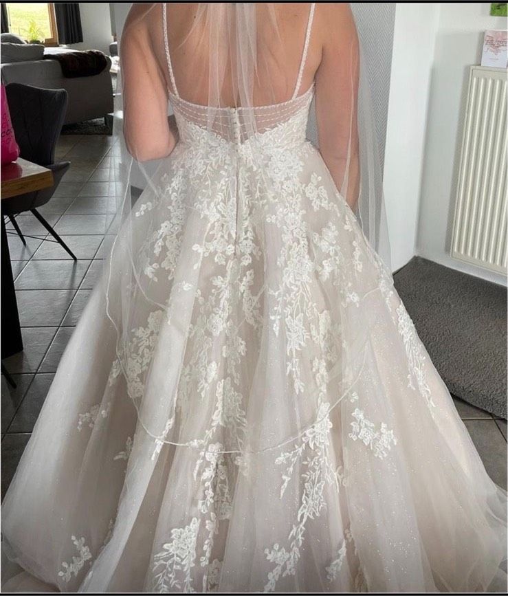 Brautkleid / Hochzeitskleid in Nideggen / Düren