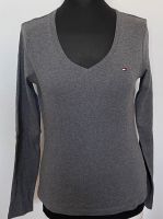 Tommy Hilfiger LA-Shirt Langarmshirt V-Neck grau Gr M neu Nordrhein-Westfalen - Meerbusch Vorschau