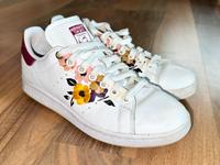 Adidas Sneaker Damen (Stan Smith Flower Edition, Gr, 39 1/3) Niedersachsen - Uplengen Vorschau