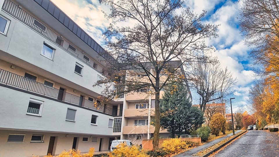 Möblierte 1-Zimmer-Wohnung mit herrlichem Ausblick! Gepflegt und direkt beziehbar in Würzburg! in Würzburg