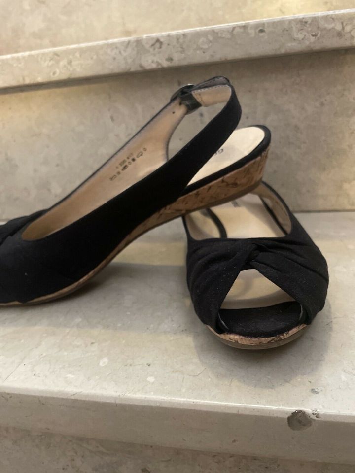 Tolle Schwarze Sommer Schuhe,Sandaletten,Deichmann in Göppingen