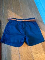 Blaue Shorts mit Gürtel Niedersachsen - Oldenburg Vorschau