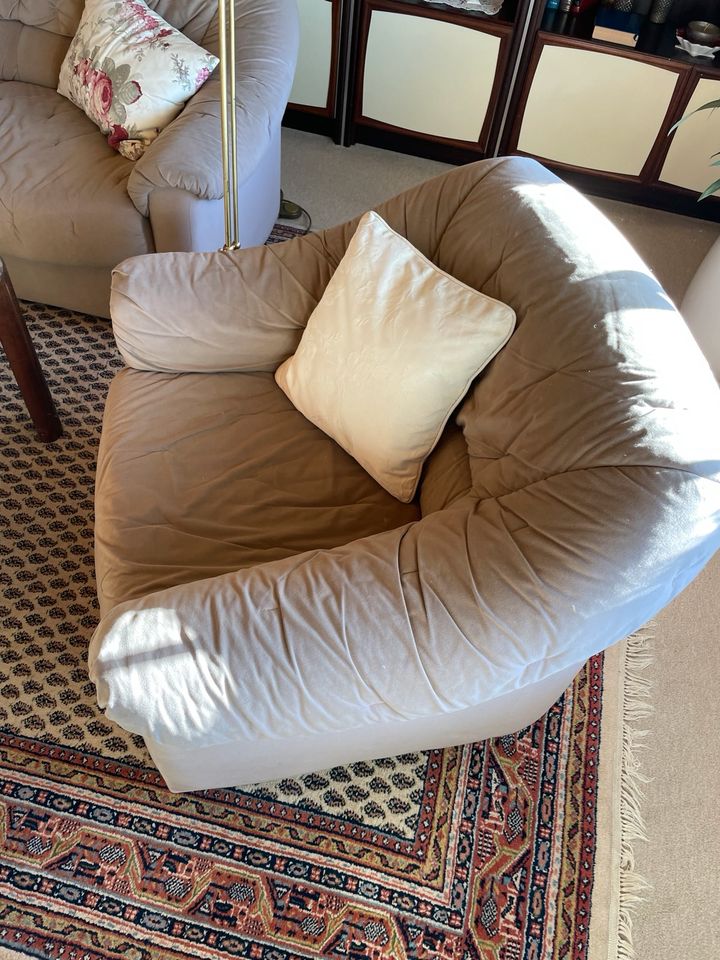 Eck-Couch/Sofa Garnitur mit 2 Sesseln in Hohenahr
