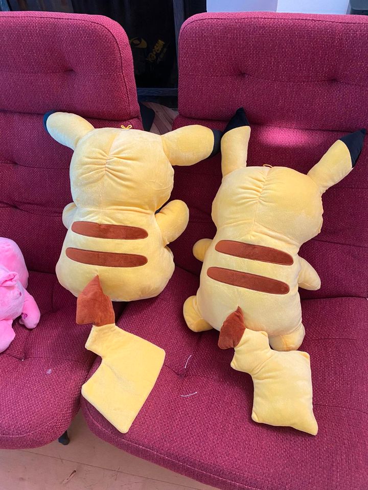 Pikachu XXL Pokemon Stofftier Plüschtier Kuscheltier in Angelmodde