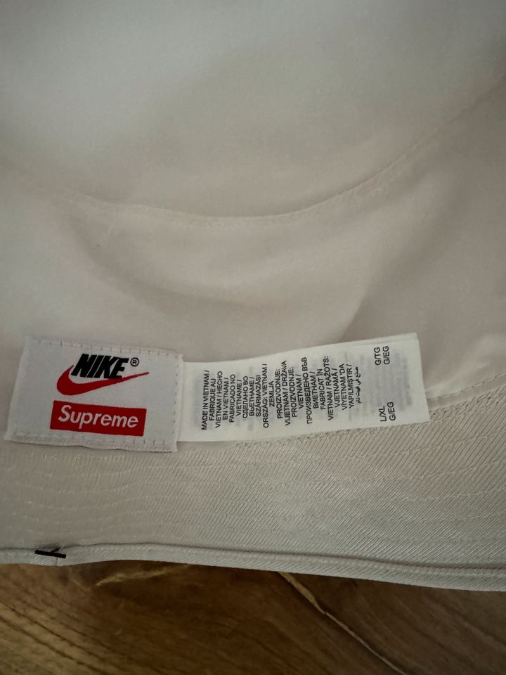 Supreme x Nike Dazzle Crusher / Bucket Hat / Fischerhut in Erfurt