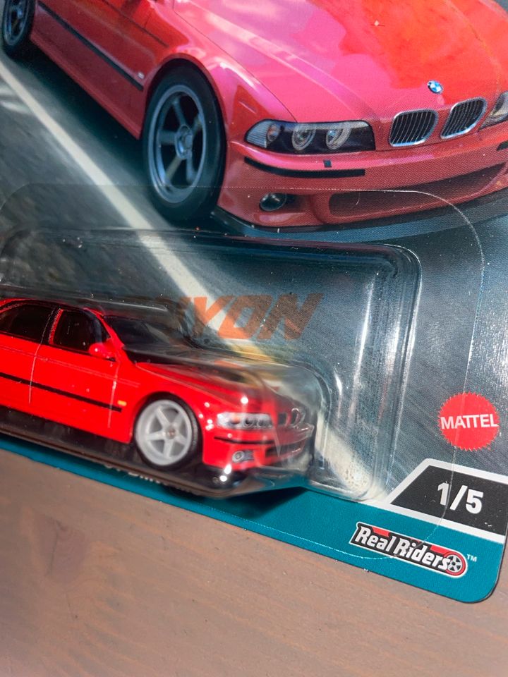 Hot wheels car Culture premium 01 bmw m5 rot in Magdeburg