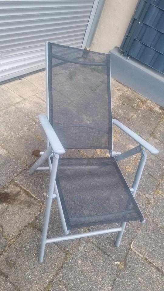 Sitz-/Liegestuhl aus Metalll mit Wetterfester Sitz-/Liegebespannu in Speyer