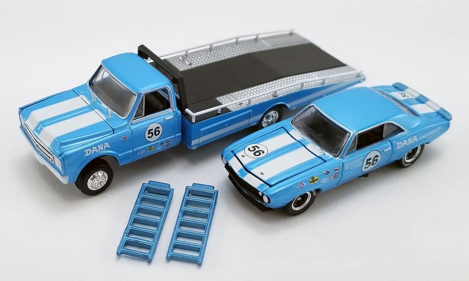 1:64 ACME 1967 Chevrolet C-30 Ramp Truck with 1967 Camaro in Leimen