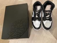Jordan 1 Mid, Air Jordan Schuhe, Nike Größe 41 Dresden - Seevorstadt-Ost/Großer Garten Vorschau