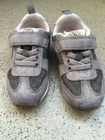 Graue H&M Kinder Turnschuhe/ Sneaker Gr. 24 Köln - Weidenpesch Vorschau