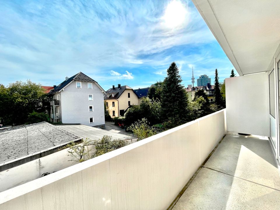 Hohes Potential! Renovierungsbedürftige 2-Zi-Wohnung mit Südbalkon Richtung ruhigen Innenhof in München