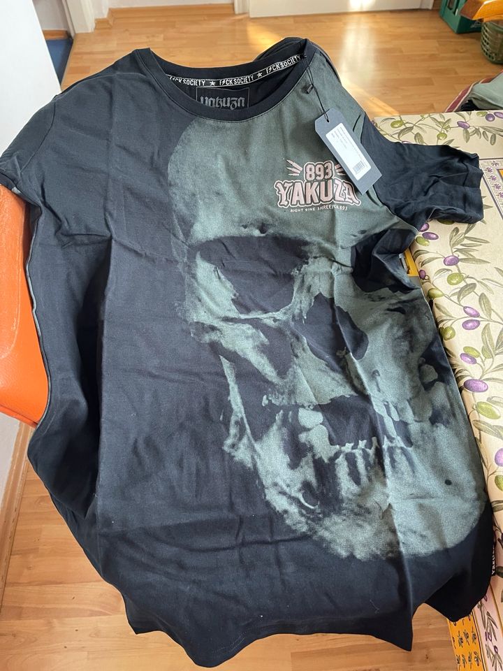 Yakuza T Shirt Größe L nur Selbstabholung ! in Rosenheim