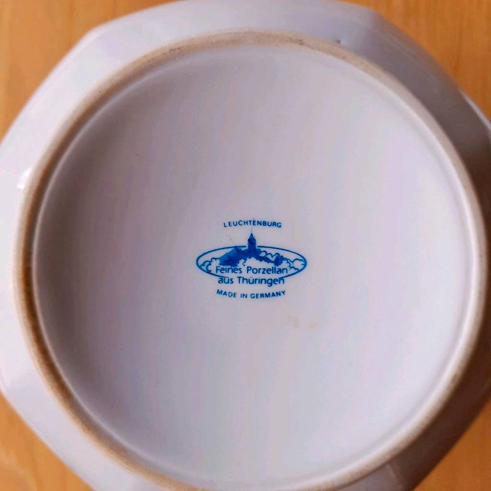 Teekanne von Leuchtenburg Porzellan 1,2- 1,3 l in Hamburg
