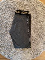 Nike Pro Leggings XS grau/schwarz/gold Brandenburg - Cottbus Vorschau