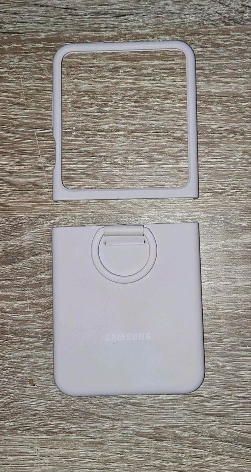 Handyhüllen Samsung Galaxy Z Flip 5 (Burga) in Bitterfeld