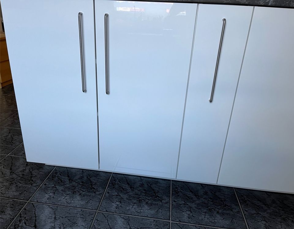 Türen/ Fronten Ikea Küche Hochglanz weiß inkl griffe in Essen