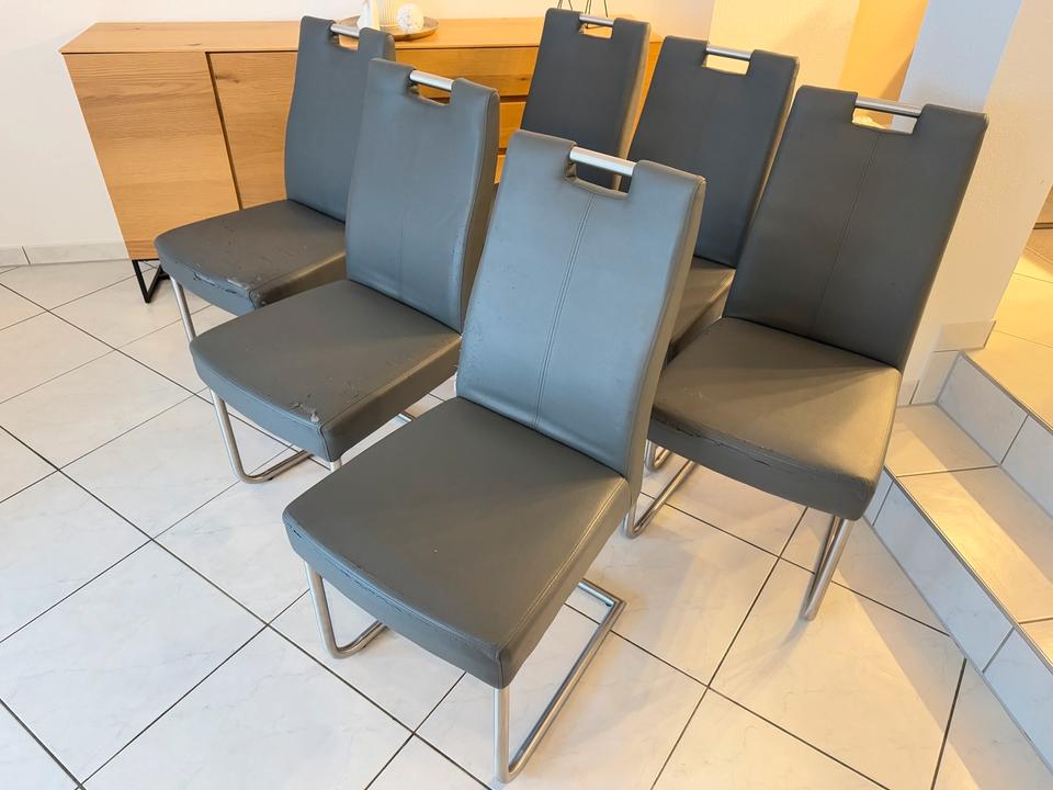 6x Schwingstühle Stuhl Freischwinger Silber Grau Kunstleder in Rödermark