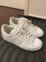 Nike Court royal Damen mint Sachsen - Markkleeberg Vorschau