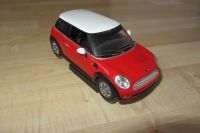 Rotes Modellauto „Mini Cooper“ der Marke „New Ray“ Nordrhein-Westfalen - Lippstadt Vorschau