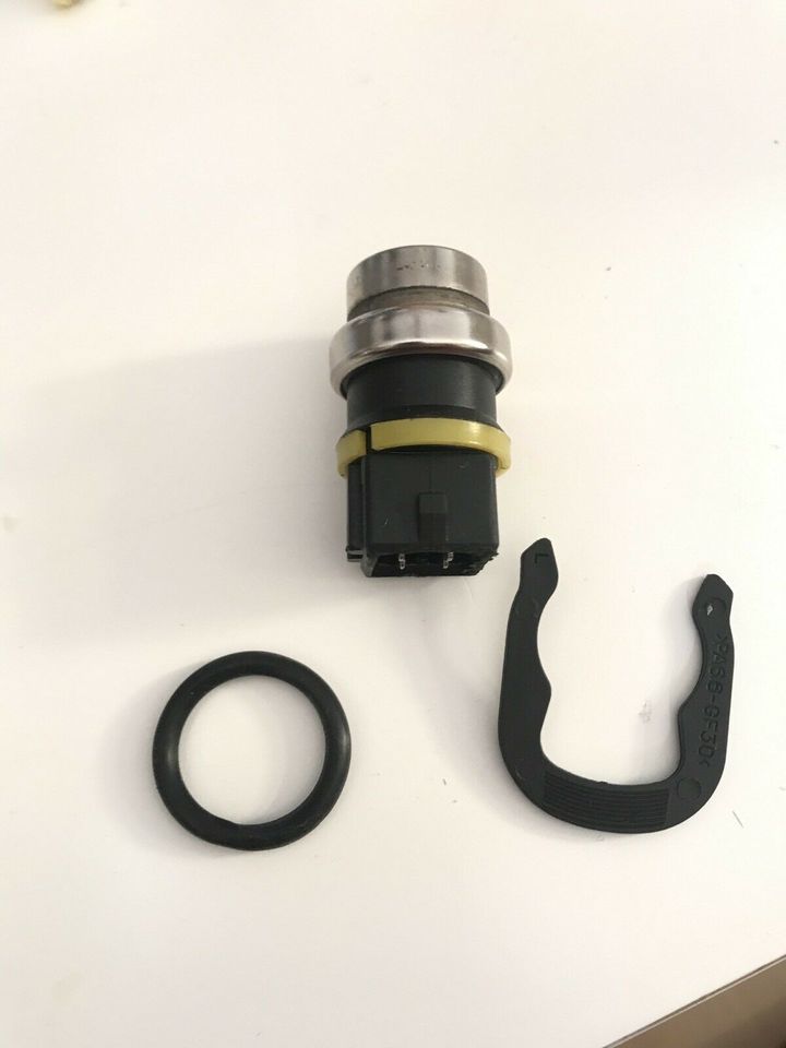 Sensor Kühlwasser VW Polo 6N Golf 3+4 T4 Sharan NEU in Stuttgart