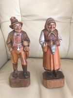 Paar Holzfiguren in Tracht geschnitzt bemalt vintage 19cm Bayern - Gilching Vorschau