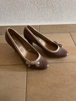 Bugatti Pumps Taupe Gr. 40 Bayern - Dorfen Vorschau