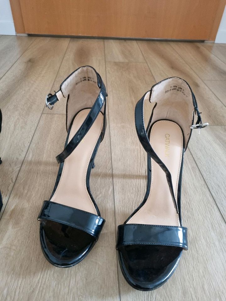 Sandalen / high heels in Bebra
