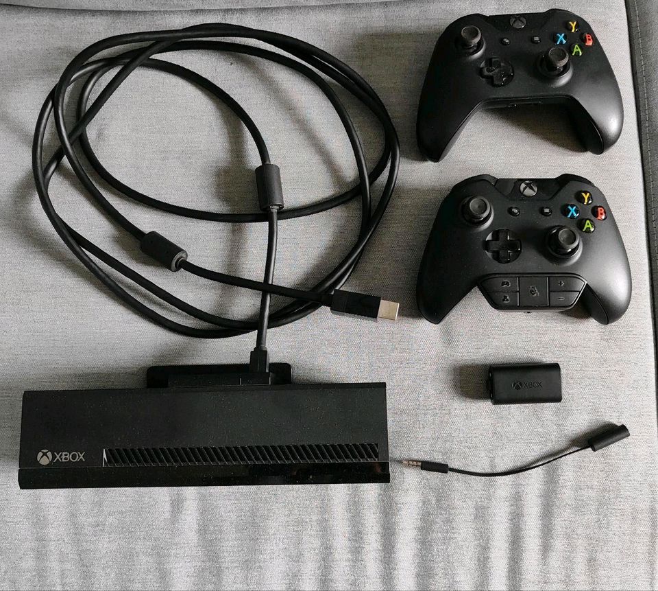 Xbox One 500 gb mit Kinect und Zubehör in Köln