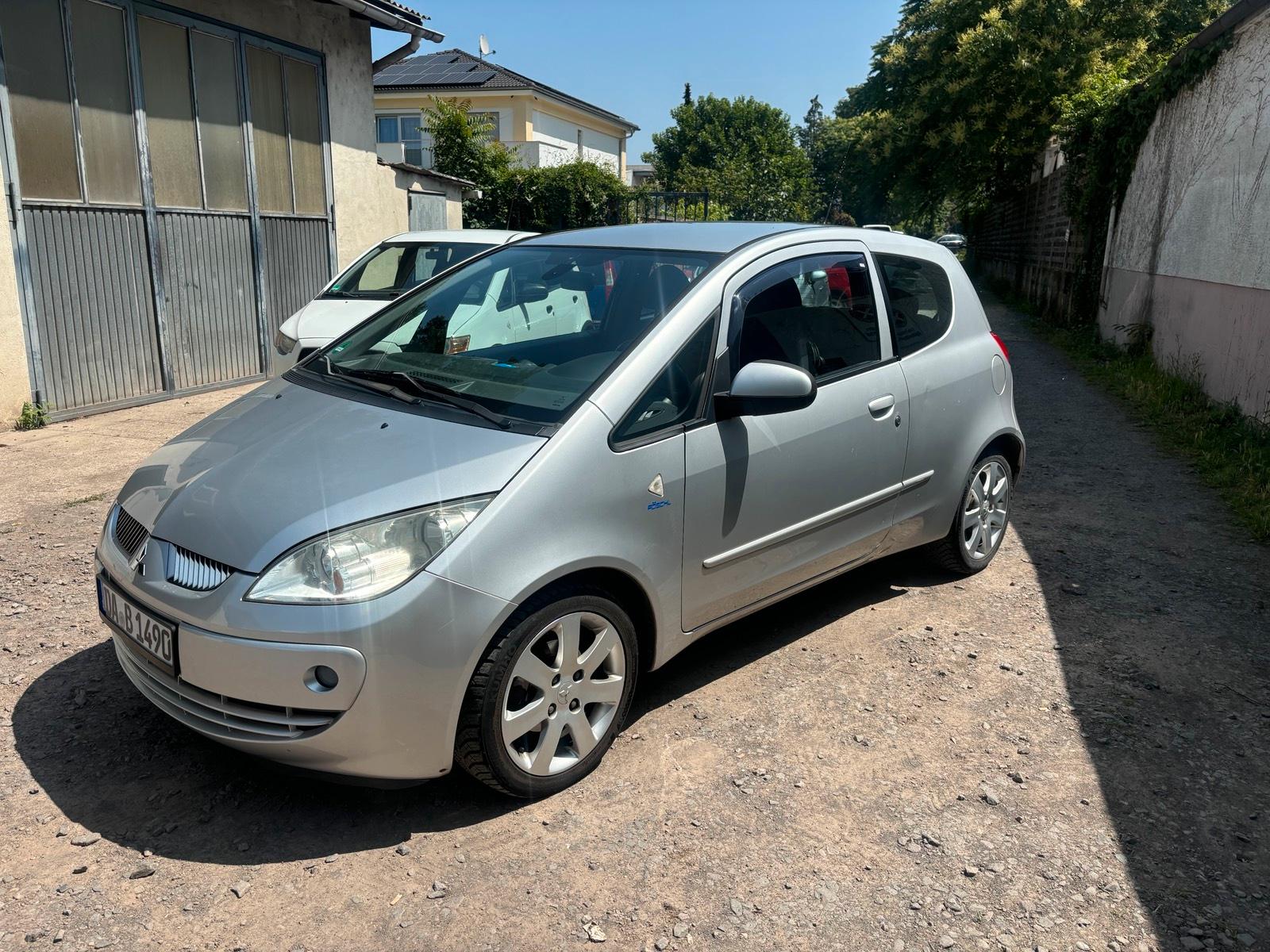 Abbildung des Autos Mitsubishi Colt 1.1 TÜV …