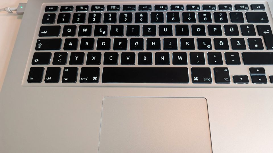 Apple MacBook Air 13, Early 2015 - Sehr gut Zustand in Berlin